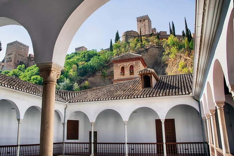 Granada private guided city tour - Exploring Granada’s Top Sights in a Two-Hour Window