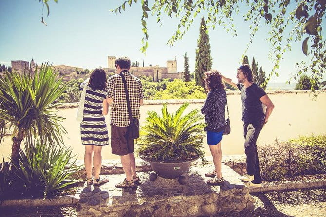 Granada Private Tapas & Walking Tour - Who Is This Tour Best For?