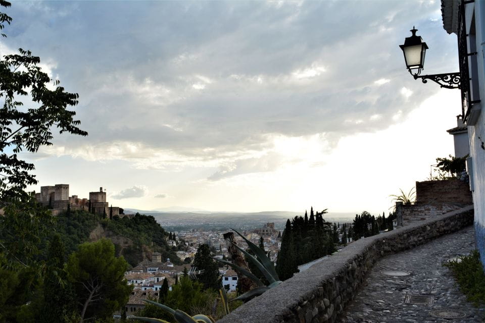 Granada: Private Tour Albaicín, Sacromonte and Viewpoints - Itinerary Details