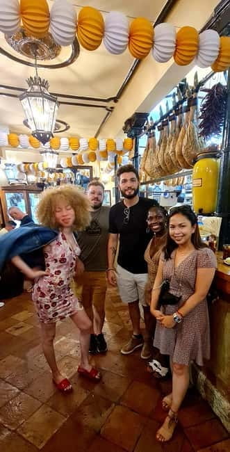 Granada: Tapas and Wine Tour with Local Guide. All included. - What Makes This Tour a Great Choice