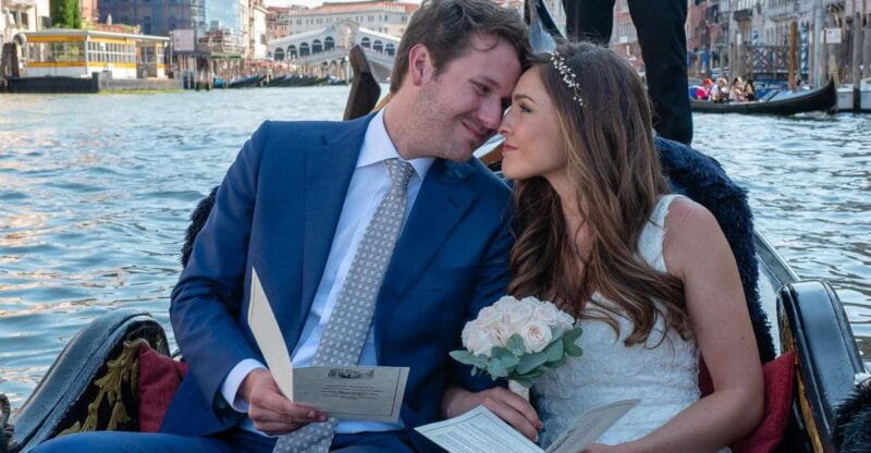 Grand Canal: Renew Your Wedding Vows on a Venetian Gondola - The Experience of a Lifetime: What You Can Expect