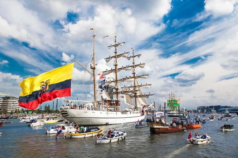 Grand Finale - SAIL-OUT: VIP Cruise with Snacks & Drinks - Price and Logistics: Is It Worth It?