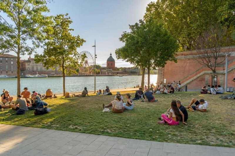 Great Monuments of Toulouse - English walking tour - Starting at Place du Capitole: The Heart of Toulouse