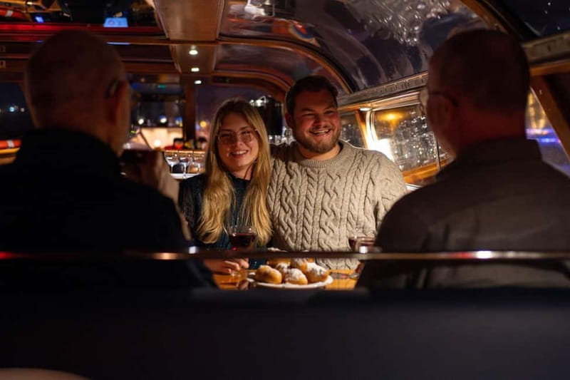 Groningen: Candlelight tour - Discover Groningen’s Winter Lights on a Candlelight Cruise