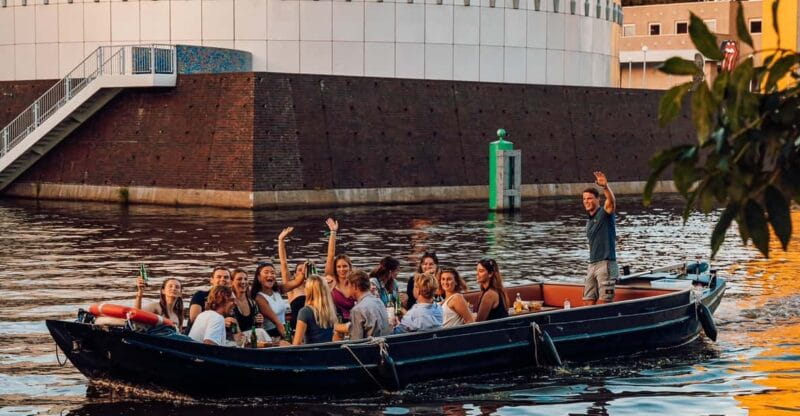Groningen: City canal cruise (with unlimited drinks) - A Detailed Look at the Groningen Canal Cruise Experience