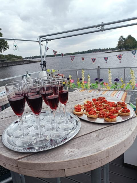 Groningen: Private Highlights BBQ with Drinks on the Lake - FAQ