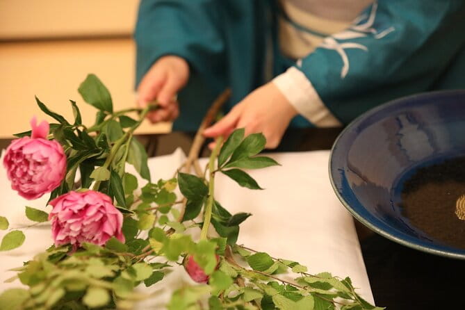 Group Charter Japanese Traditional Flower Arrangement in Tokyo - Experience Overview