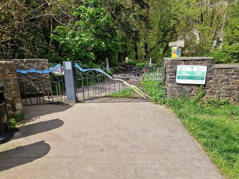 Guided Breacon Beacons 4 waterfalls in day hike from Cardiff - Who Would Love This Tour?