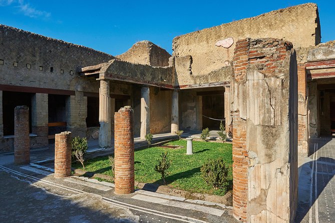 Guided Day Tour of Pompeii and Herculaneum With Light Lunch - Meeting Point and Timings