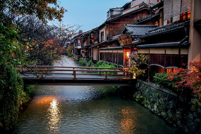 Guided Gion Tour: Explore Kyoto's Historic Geisha District - Pricing and Group Details
