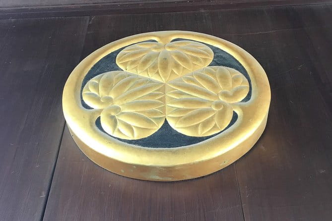 Guided Half-day Tour(AM) to Nagoya Castle & Tokugawa Museum and Garden - Hommaru Palace