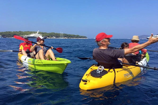 Guided kayaking tour to Pakleni islands - Key Points