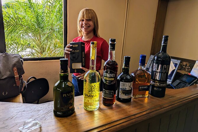 Guided Shopping Tour to WordMart Souvenirs - Round Trip Transport - Logistics