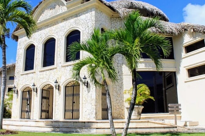 Guided Shopping Tour to WordMart Souvenirs - Round Trip Transport - Souvenirs and Shopping