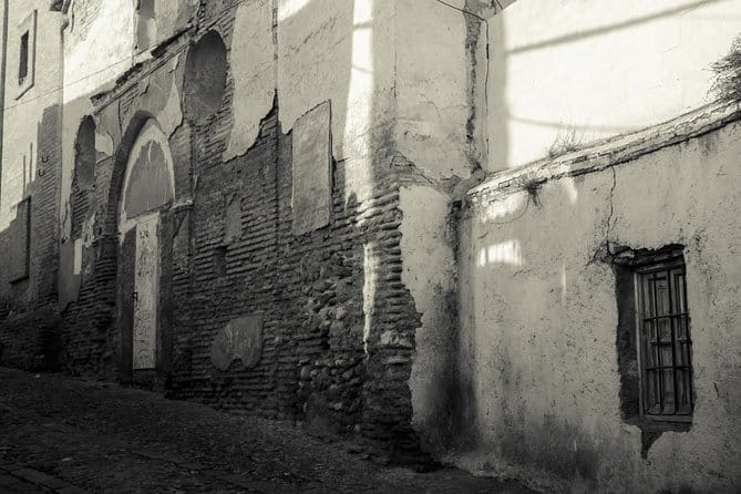 Guided tour Conspiracy in the Albaicín - Why This Tour Is a Must-Do for History and Mystery Lovers