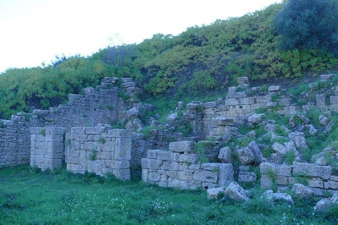 Guided Tour in Morgantina. Visit Morgantina. - The Sum Up