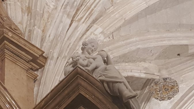 Guided Tour - Medieval Basin + Monuments - Meeting and Pickup Details