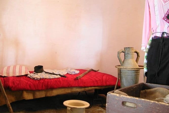 Guided tour of Alberobello - Tasting Traditional Products in a Historic Setting