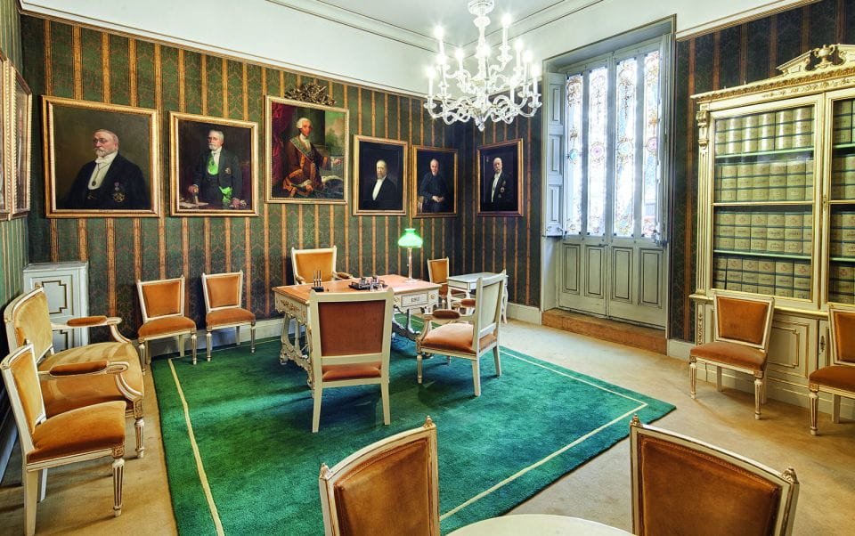 Guided Tour of Barcelonas Royal Academy of Sciences & Arts - Nearby Attractions