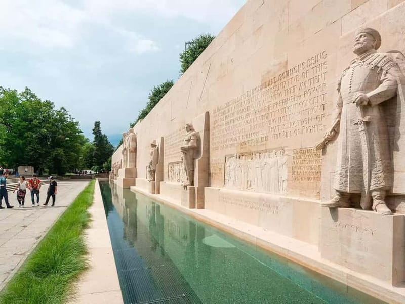 Guided tour of Geneva: Discovering the city's hidden gems - Who Should Take This Tour?