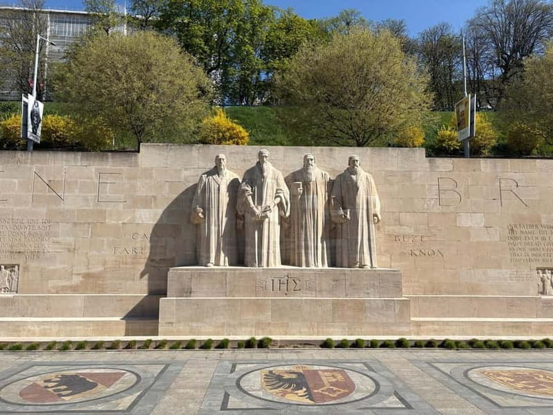 Guided tour of Geneva: Discovering the city's hidden gems - Unique Features & Useful Tips