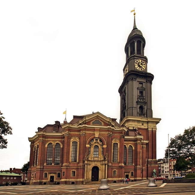 Guided tour of Hamburg - The Hamburg Town Hall: Architectural Character and Political Power