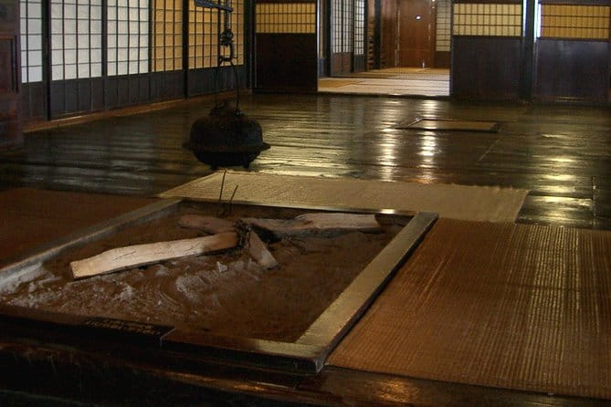Guided Tour of Hida Folk Village - Pricing and Reservations