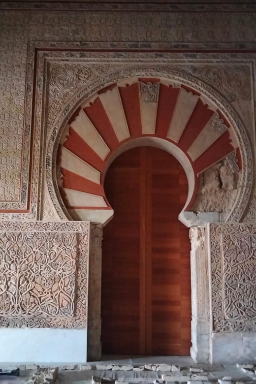 Guided tour of Medina Azahara only in french - Discovering Medina Azahara: A Guided French Tour of Spain’s Largest Archaeological Site