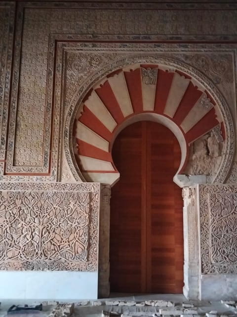 Guided tour of Medina Azahara only in french - The Experience of a Small Group Guided Tour