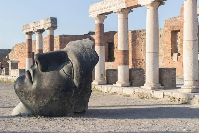 guided tour of the archaeological excavations of Pompeii - The Theaters and Public Spaces