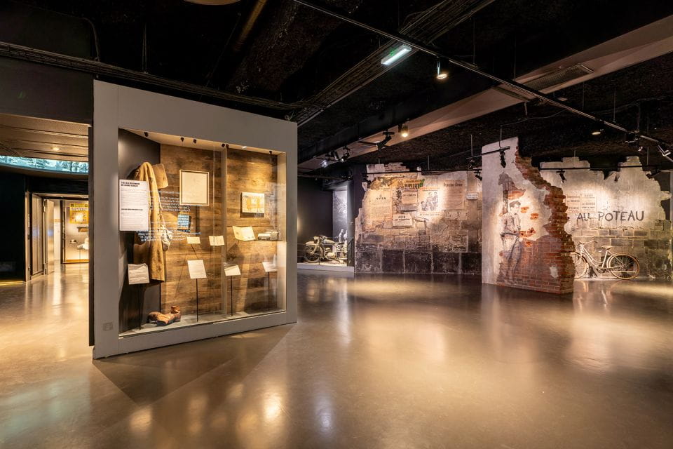 Guided Tour of the Landing Sites and the Memorial of Caen - Transportation and Meeting Point