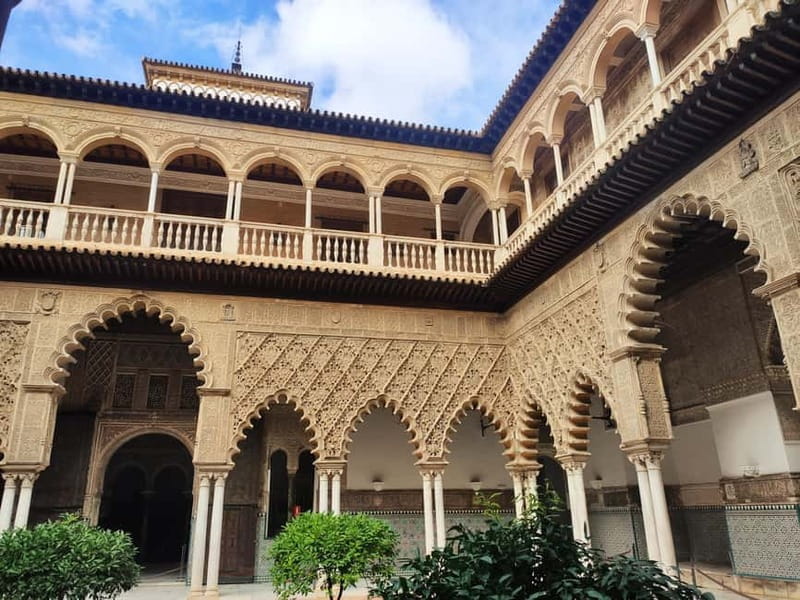 Guided Tour of the Royal Alcázar of Seville in a Small Group - Price and Logistics: Assessing the Value