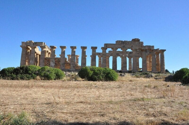 Guided tour of the Selinunte Archaeological Park - Entering the World of Greek Temples and Ruins