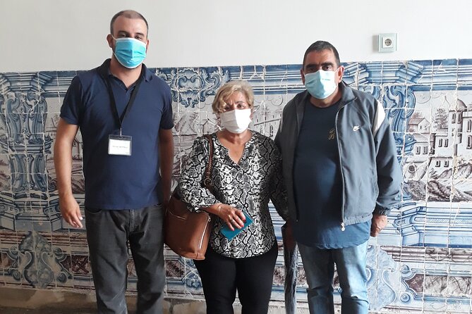 Guided Tour of the University and City of Coimbra. - Visiting the Royal Palace and Library