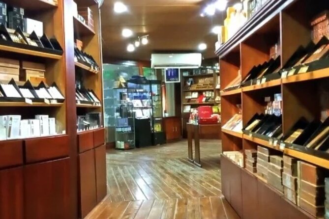Guided Tour to Don Lucas Cigars Factory and Souvenirs Store - Included Experiences