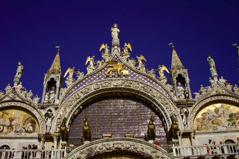 Guided Tour To Saint Marks Basilica - Entering the Magnificent Basilica: What to Expect