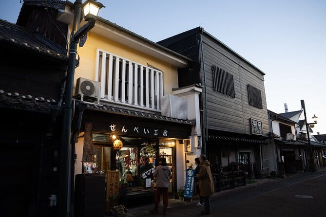 Guided Tours of Old Town Streets in Yamaga City - Meeting Point and Tour Duration