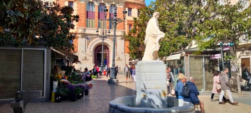 Guided visit on foot through Cádiz: stories from the hand of a local guide - Key points / Takeaways