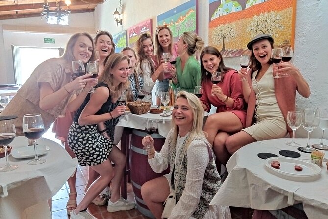 Guided Visit to a Pretty Vineyard&Cellar 6 Wines Tasting & Tapas - Duration and Group Size