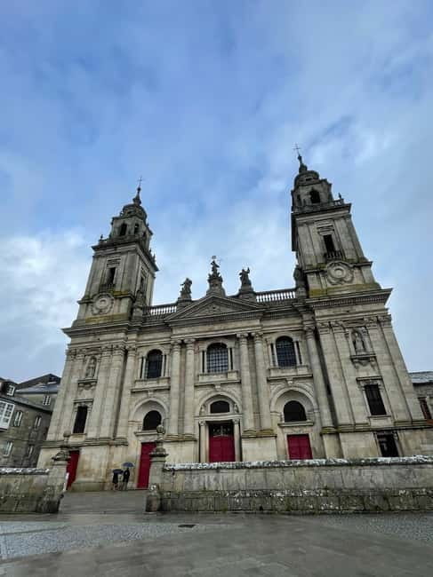 Guided visit to the Cathedral of Lugo with entrance tickets - Practical Tips for Your Visit