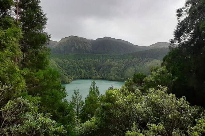 Guided Visit to the Crater and Volcano of Lagoa das Sete Cidades - Key Points