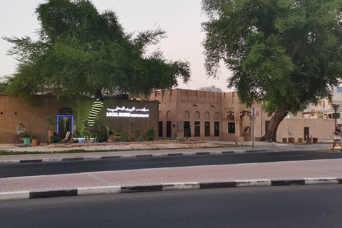 Guided Walking Tour Dubai Old Town, Creek, Abra, Souks - Group Size and Pricing