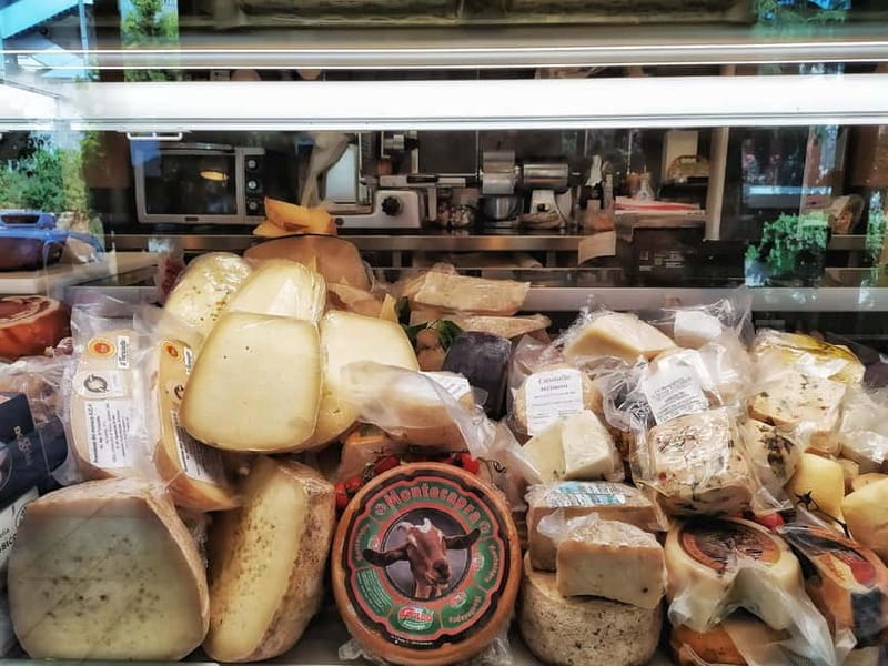 Guided Walking Tour of Sorrento with Limoncello Tasting - The Food and Wine Break: A Flavourful Pause