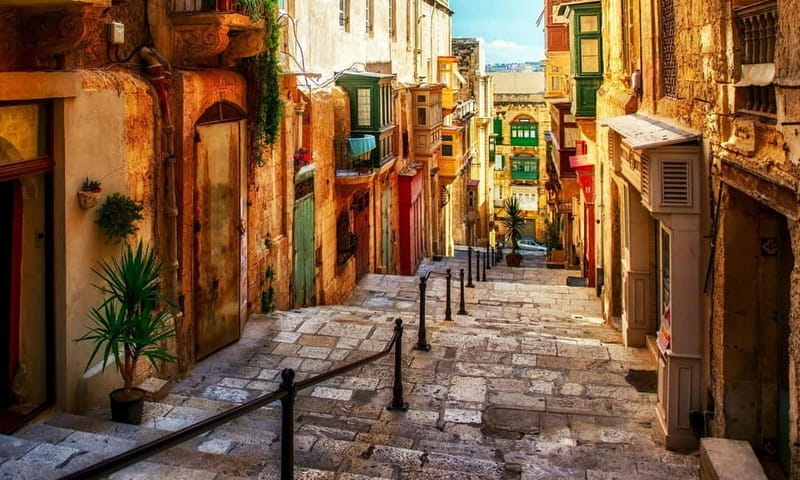Guided Walking Tour of Valletta with Licenced Guide - Exploring Valletta in Depth: A Practical Guide