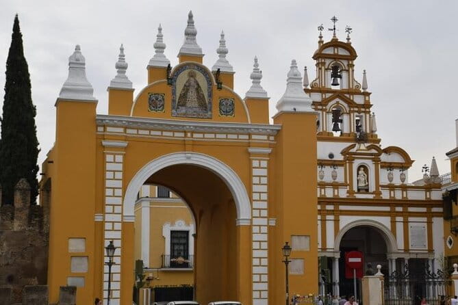 Guided walking tour to Setas, La Macarena and Dueña's Palace in Seville - Exploring the Itinerary in Detail
