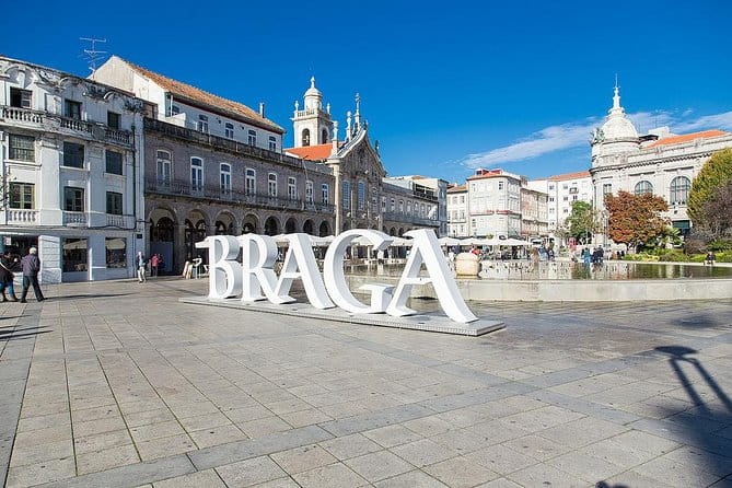 Guimarães & Braga Port Private Tour with Lunch and Green Wine - FAQ