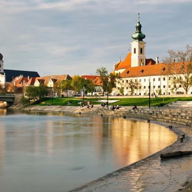 Gyr: 2-Hour Private Boat Sightseeing Tour - Key points / Takeaways