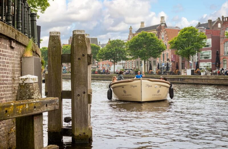 Haarlem: Canal tour + Dutch Windmill de Adriaan tour - FAQs