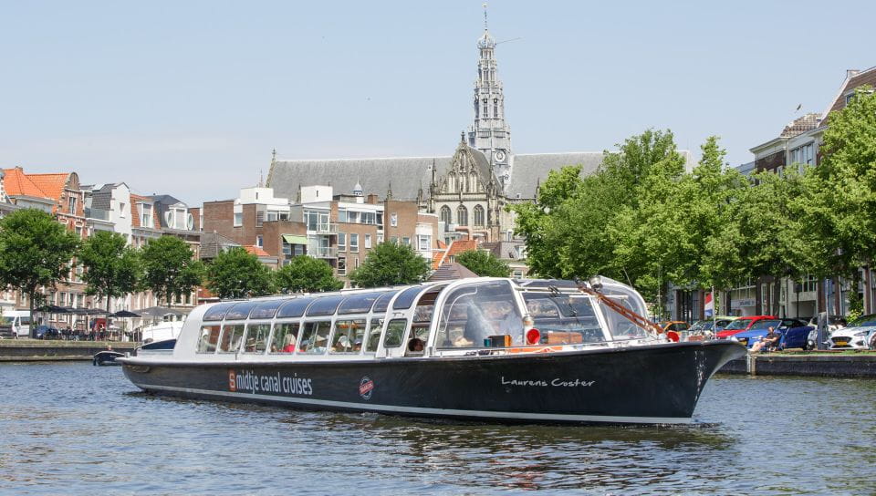 Haarlem: Dutch Windmill & Spaarne River Sightseeing Cruise - Cruise Experience