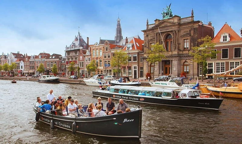 Haarlem: Local Cheese and Wine Cruise - Unique Features and Tips for Travelers